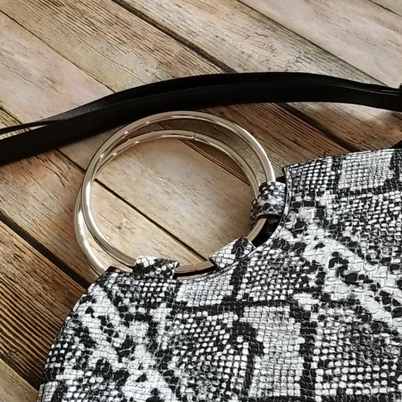 NWT ALLIGATOR PRINT PURSE - Picture 2 of 6